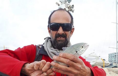 גיא וזיו: “ביקור קצר מחוץ למרינה בהרצליה. דגים קטנים בינוניים. וידאו קצר של תפיסה בשקיעה. (C & R)”
