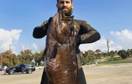 אורן בידנר: “סשן זריחה התחיל עם ים רגוע ולאט לאט עלה לגלים של חצי מטר🥴”