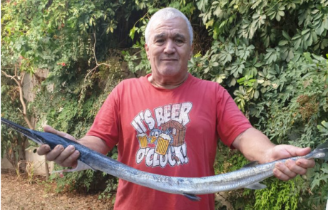 אריה אדר: “ואז החכה הדרומית שלי מתחילה לעבוד, סדרה רציפה של מכות וכיפופים חזקים על החכה”